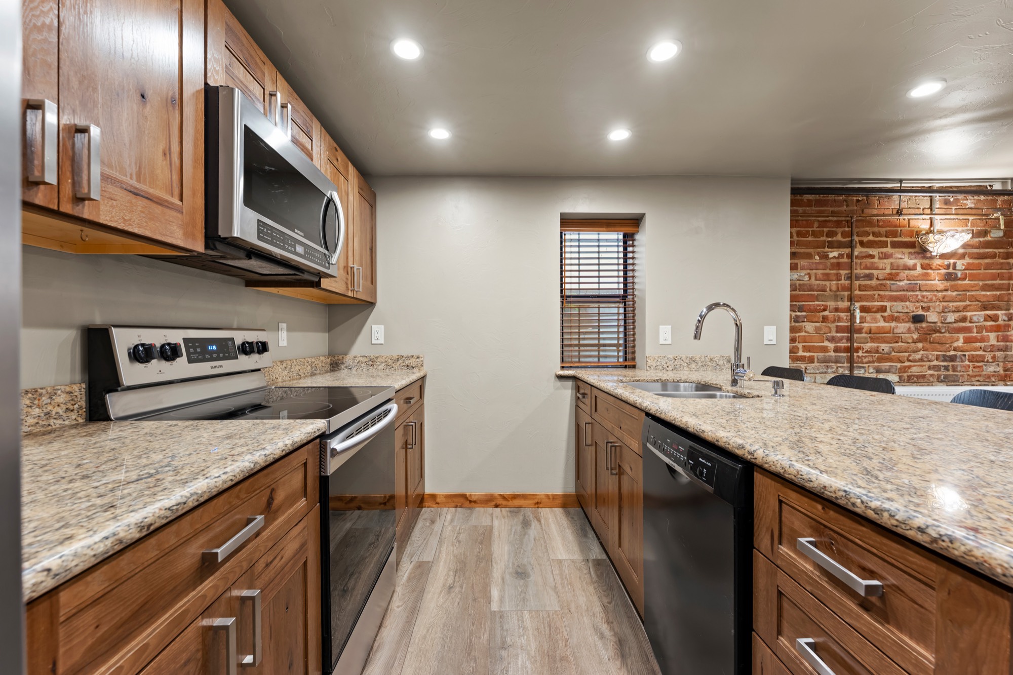 The Kitchen: 1626 Franklin St, Unit 1