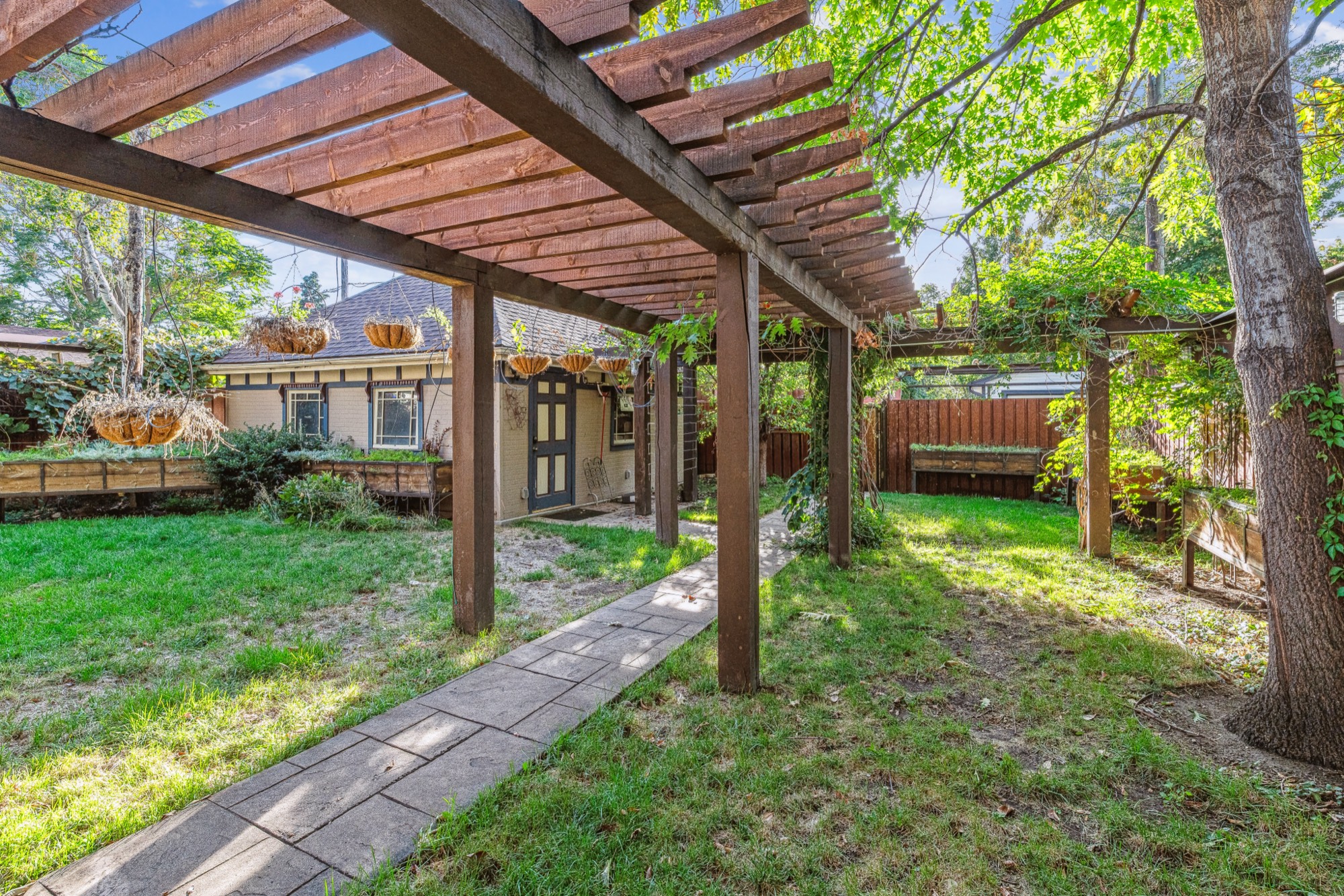 The Yard: 1663 Race St