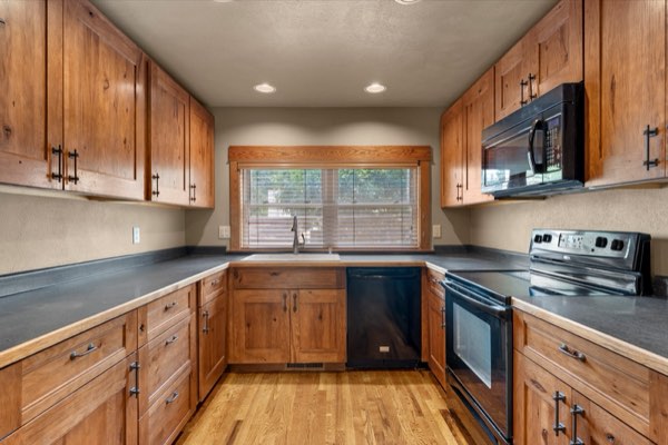 1670 Steele St, Unit 1 photo 25