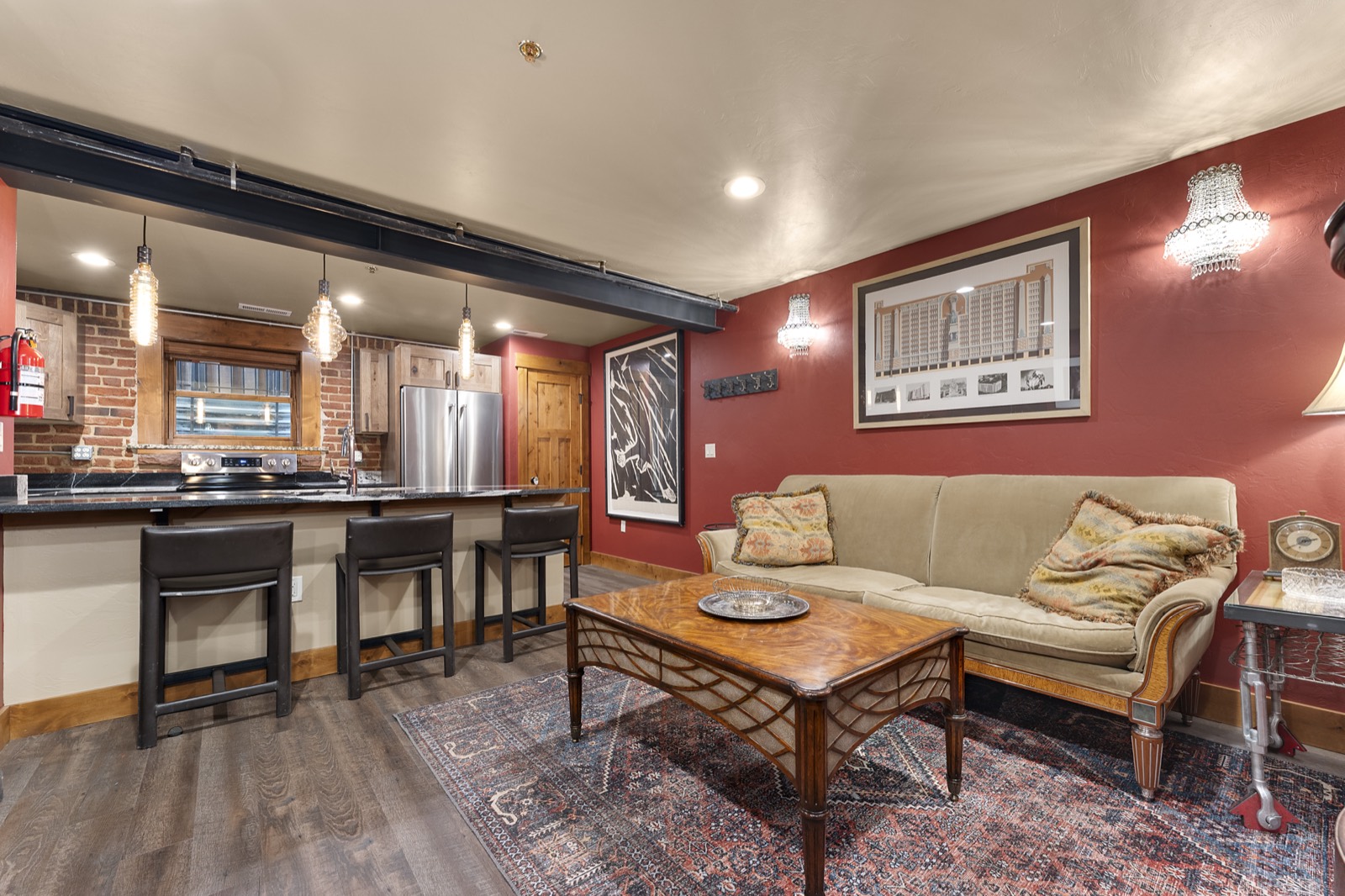 Inside 1128 Grant St, Unit 10