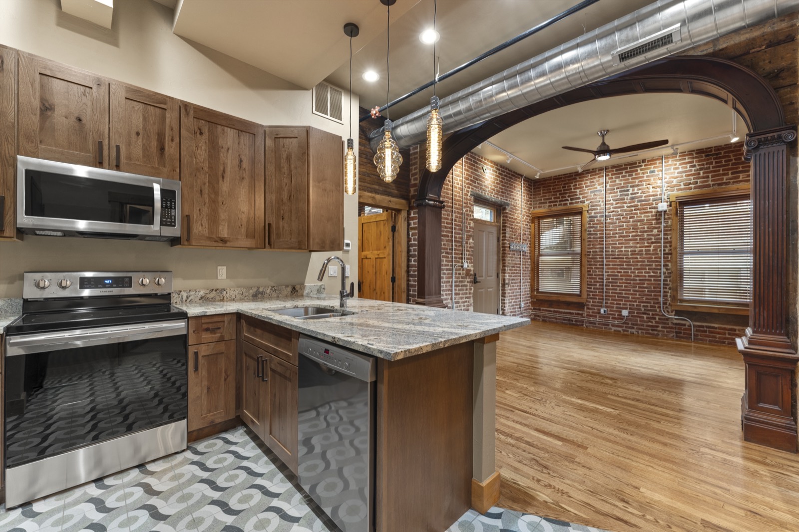 1128 Grant St, Unit 100