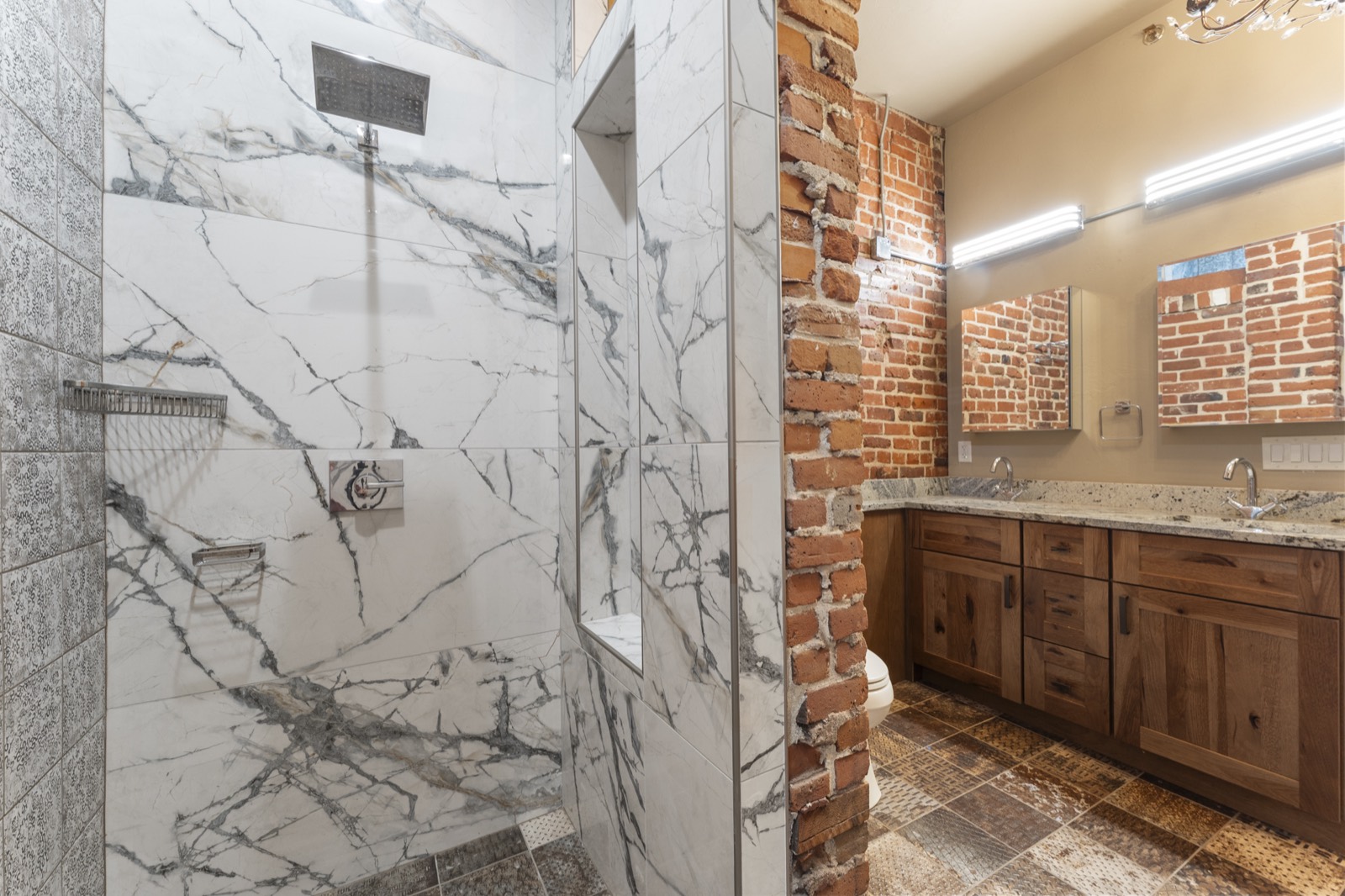 The Bath: Peabody Whitehead Mansion, Unit 101