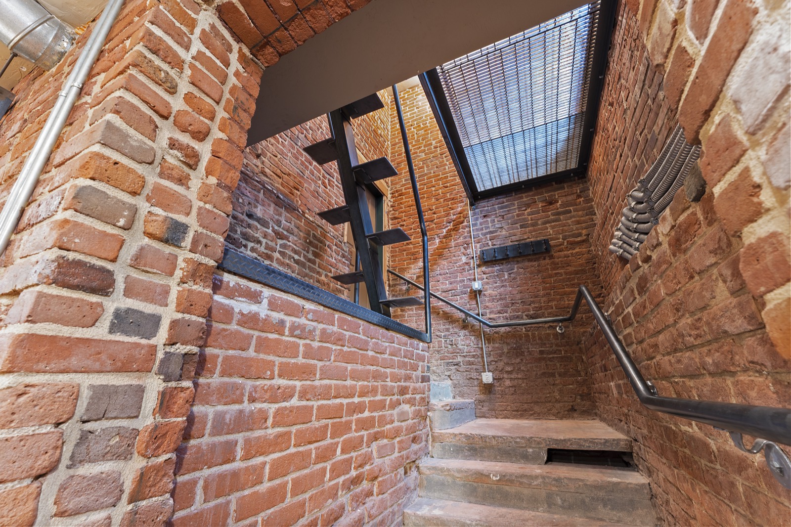 Steel Details: Peabody Whitehead Mansion, Unit 20
