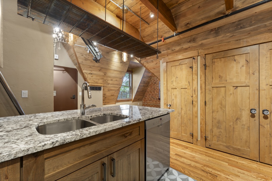 1128 Grant St, Unit 301